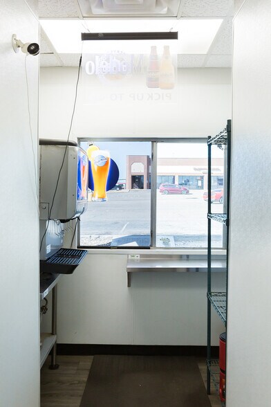 More Photos Of 1140 Kermit St, Plainview Restaurant For Sale