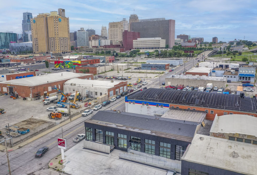 Primary Photo Of 800 E 17th St, Kansas City Flex For Sale