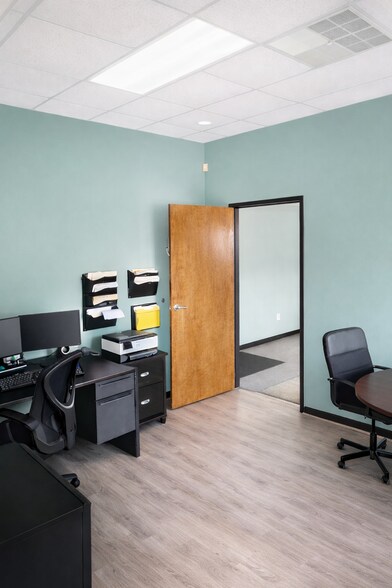 More Photos Of 100 Naamans Rd, Claymont Distribution For Lease