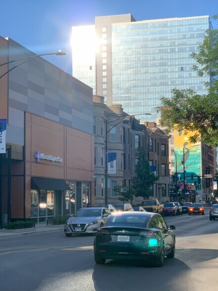 More Photos Of 4407 N Hazel St, Chicago Apartments For Lease