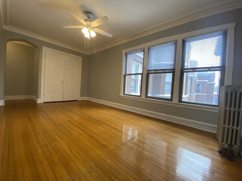 More Photos Of 7800 S Colfax Ave, Chicago Apartments For Sale