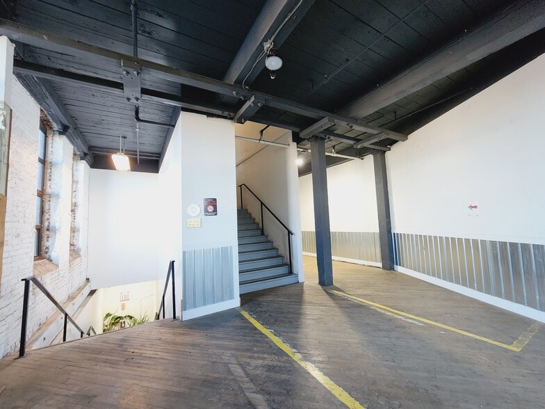 More Photos Of 3450 Salmon St, Philadelphia Warehouse For Lease