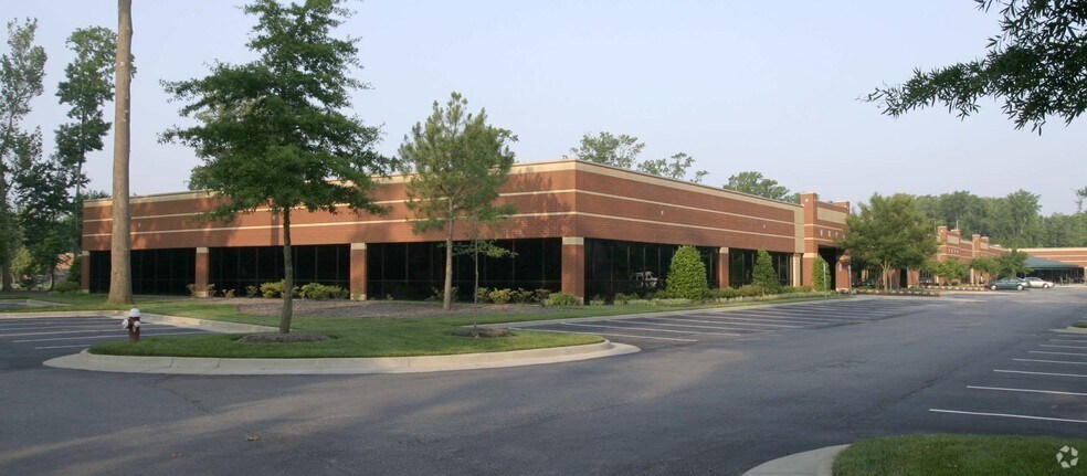 More Photos Of 400 Butler Farm Rd, Hampton Office For Lease