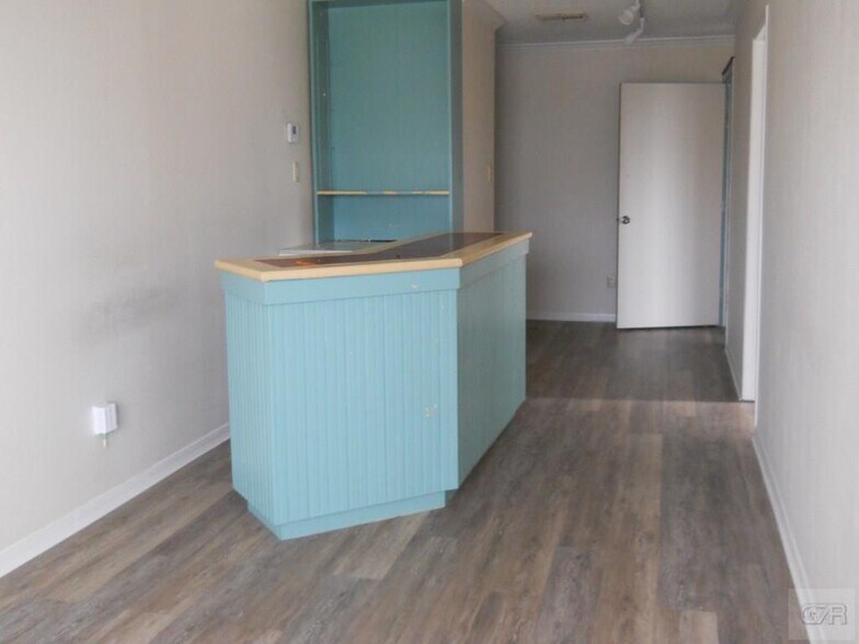 More Photos Of 2302 45th St, Galveston Office For Lease