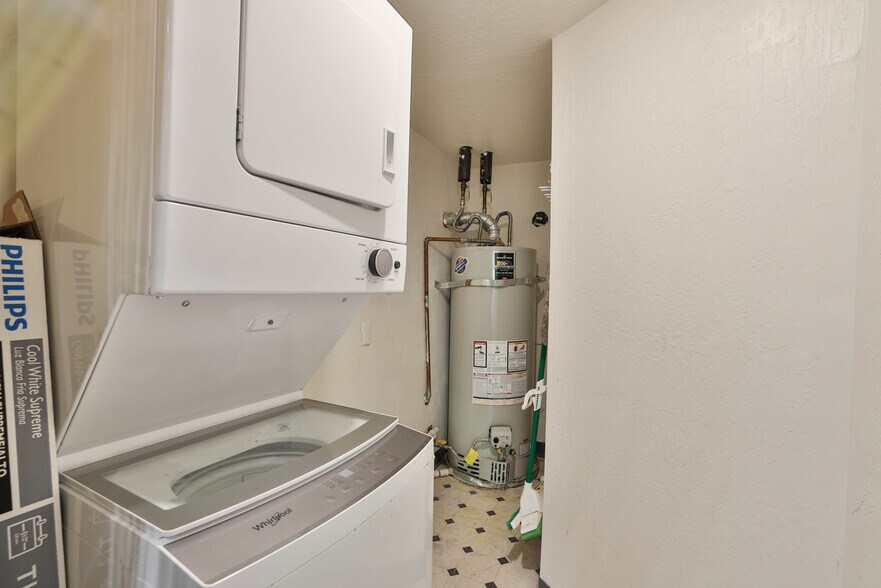 More Photos Of 14527-14529 Big Basin Way, Saratoga Storefront Retail Residential For Sale