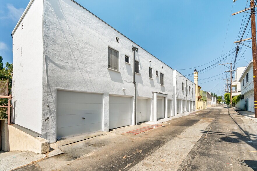 More Photos Of 947-953 11th St, Santa Monica Apartments For Sale