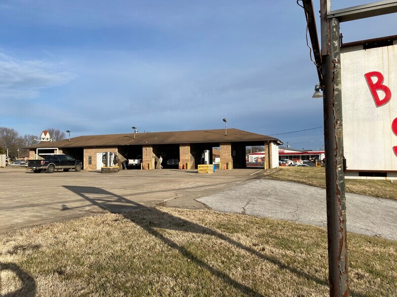 More Photos Of 449 S Church St, Saint Peters Restaurant For Sale