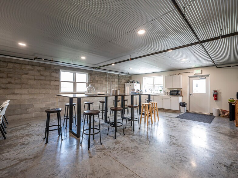 More Photos Of 2425 Township Road 414, Dundee Warehouse For Sale