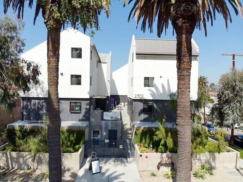 More Photos Of 2301 S Cloverdale Ave, Los Angeles Apartments For Sale