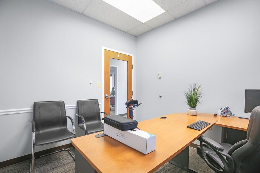 More Photos Of 2050 Gordon W Shelton Blvd, Fredericksburg Office For Lease