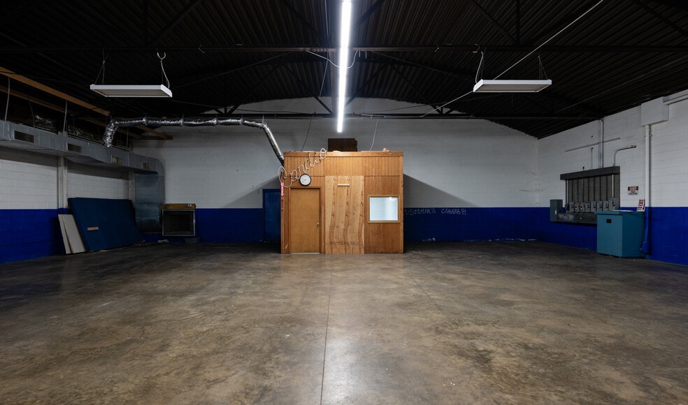More Photos Of 1941 Haw River Hopedale Rd, Burlington Warehouse For Sale