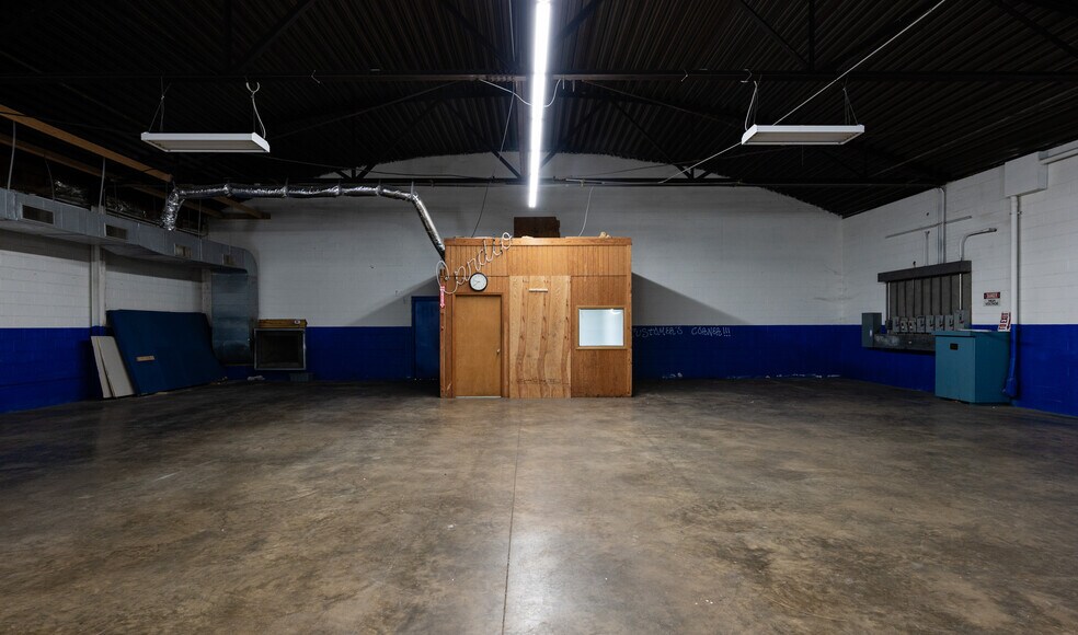 More Photos Of 1941 Haw River Hopedale Rd, Burlington Warehouse For Sale