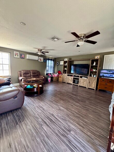 More Photos Of 990 Avenue K, Marrero Hotel For Sale