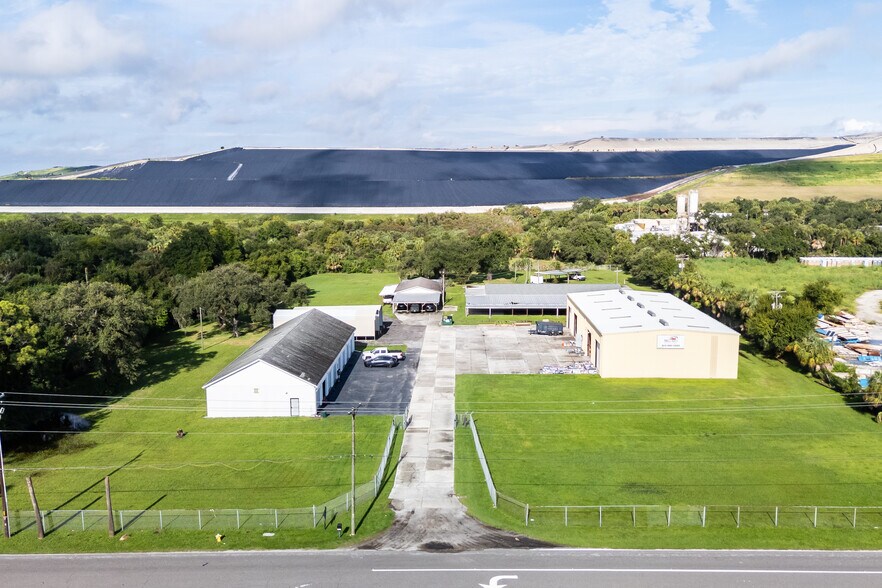 More Photos Of 6901 S 78th St, Riverview Warehouse For Lease