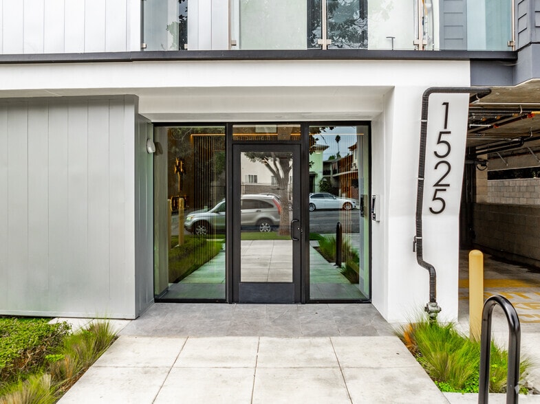 More Photos Of 1525 N Hobart Blvd, Los Angeles Apartments For Sale