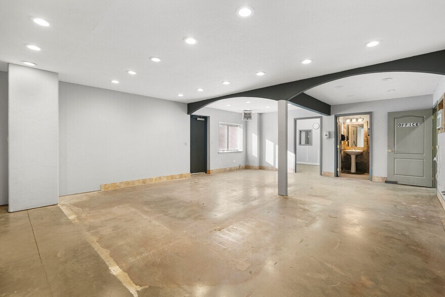 More Photos Of 80 E Wilbur Ave, Coeur d'Alene Service For Lease