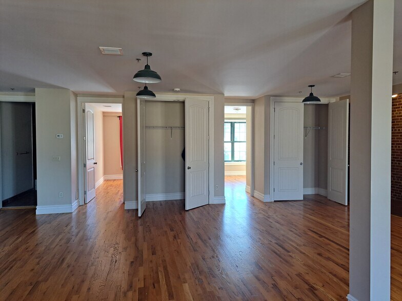 More Photos Of 520-528 Bay St, Staten Island Apartments For Lease