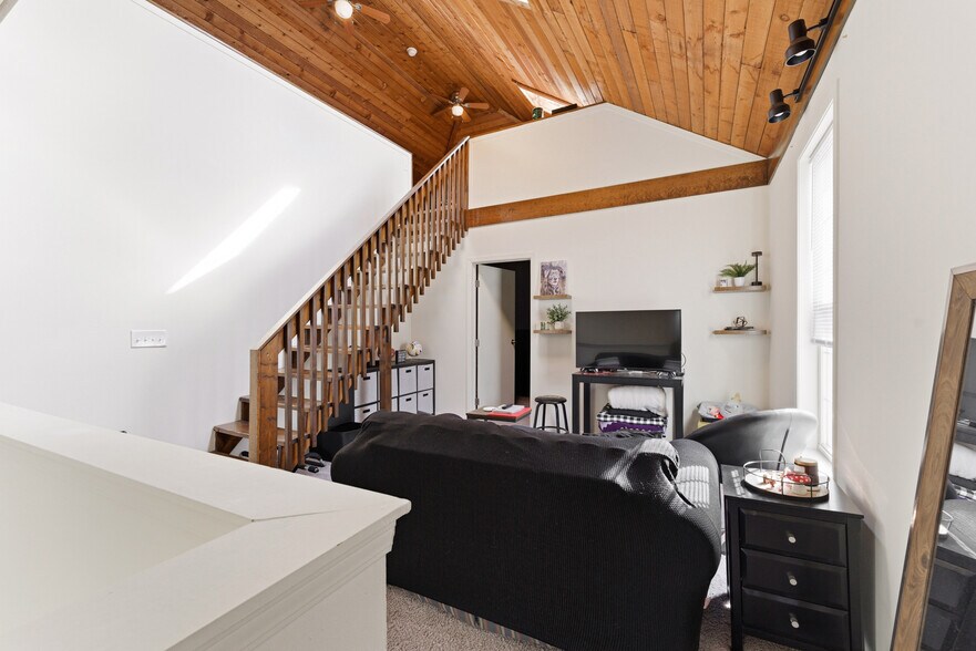 More Photos Of 526 W 1st Ave, Columbus Multifamily For Sale