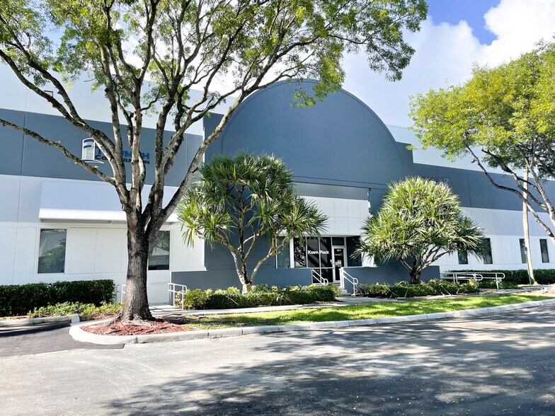 Primary Photo Of 1530 NW 98th Ct, Miami Unknown For Lease
