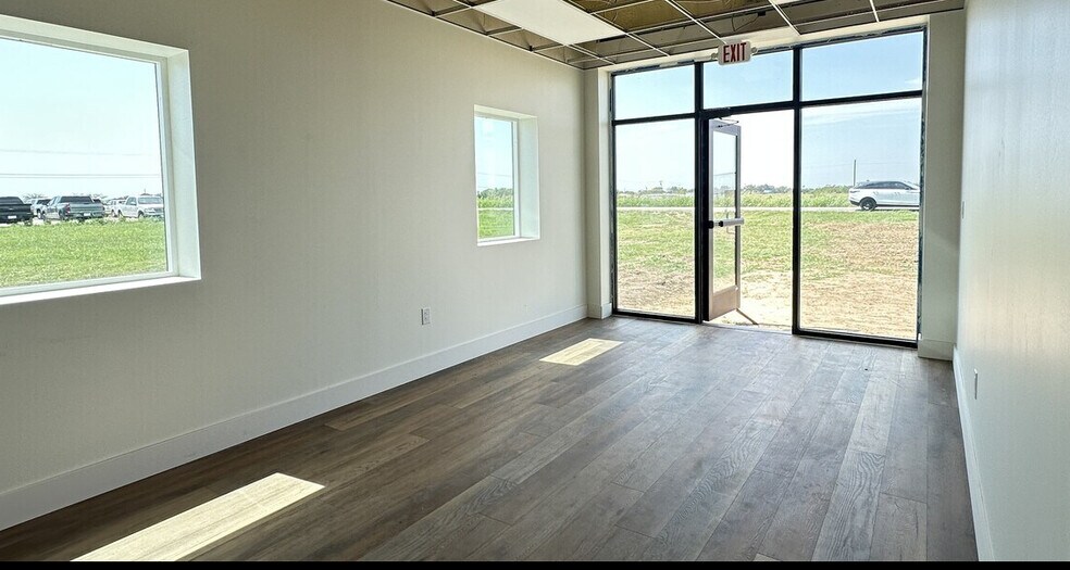 More Photos Of 1704 Westair, Gainesville Warehouse For Sale