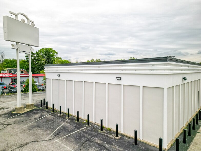 More Photos Of 8501 E Pendleton Pike, Indianapolis Freestanding For Lease