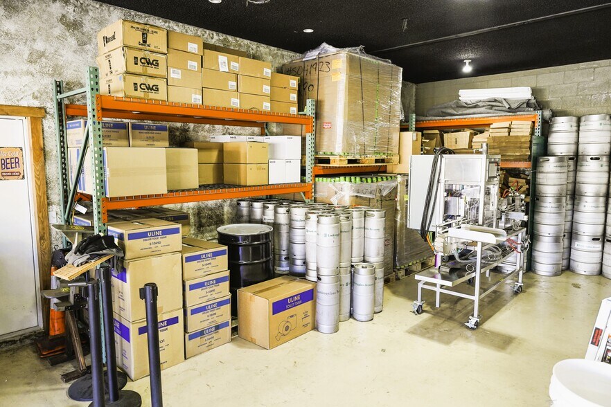 More Photos Of 194 SE Main St, Winston Flex For Sale