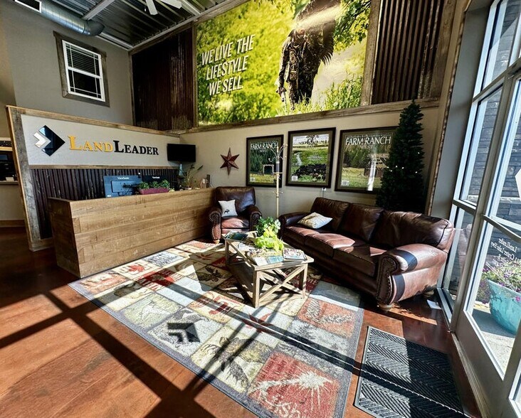 More Photos Of 3811 Crater Lake Hwy, Medford Warehouse For Sale