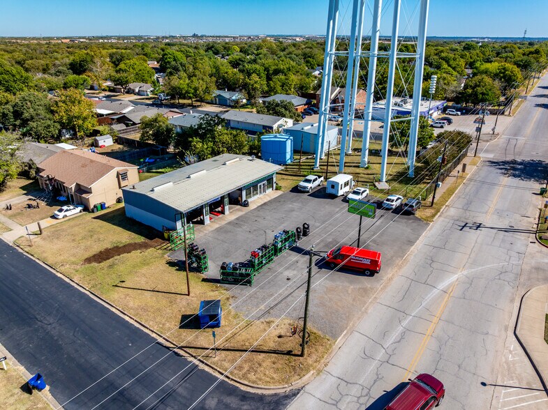 More Photos Of 1004 W Main St, Crowley Auto Repair For Sale