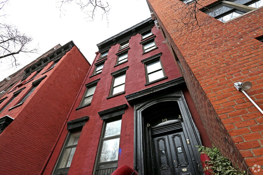 More Photos Of 315 W 18th St, New York Apartments For Sale