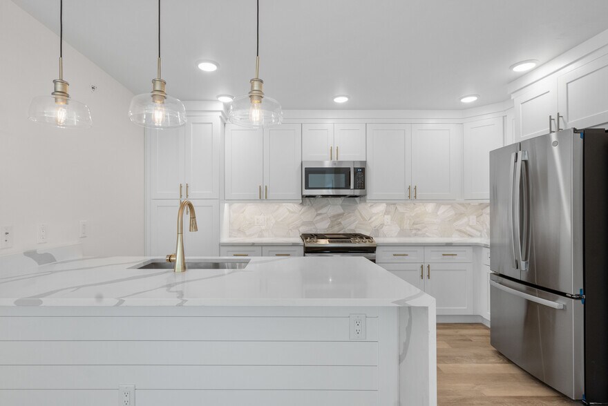 More Photos Of 1308 Snowberry Ln, Louisville Apartments For Sale