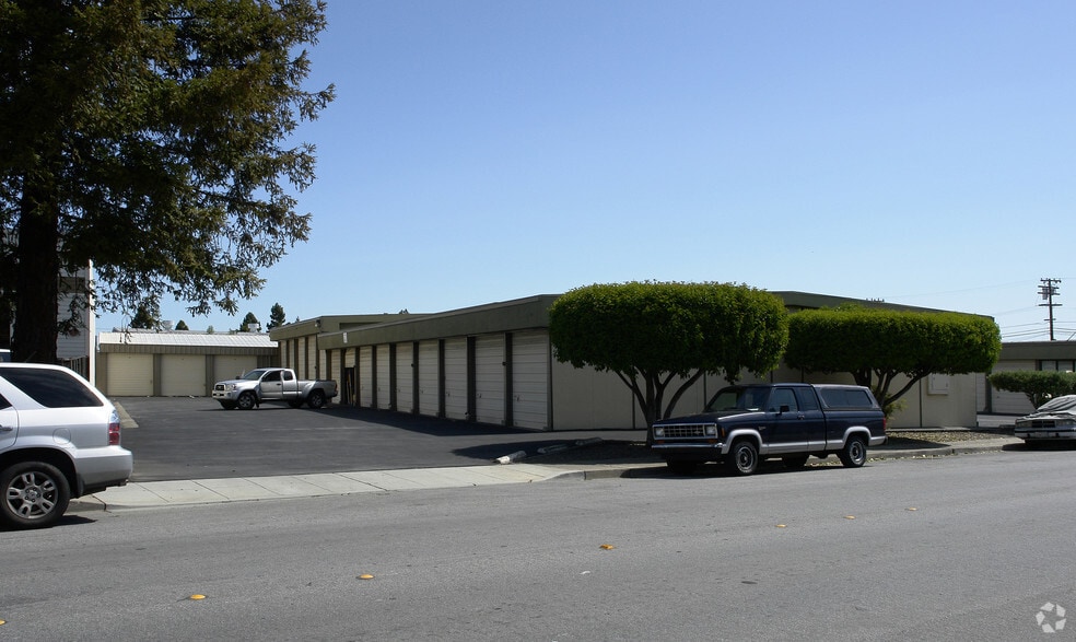 Primary Photo Of 2793 Spring St, Redwood City Self Storage For Lease