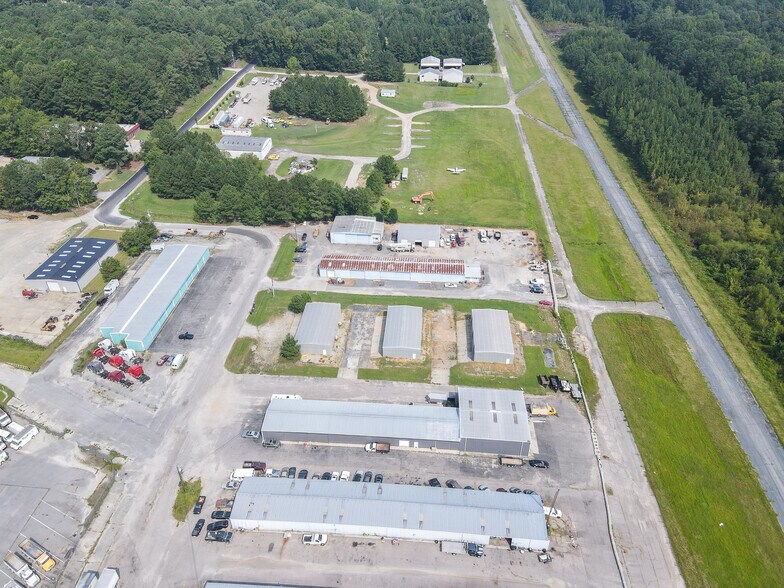 More Photos Of 3006 Air Park Rd, Fuquay Varina Warehouse For Lease