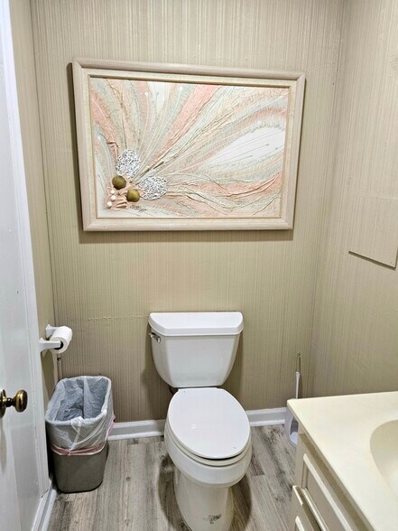 More Photos Of 3554 Hilton Ave, Columbus Medical For Sale