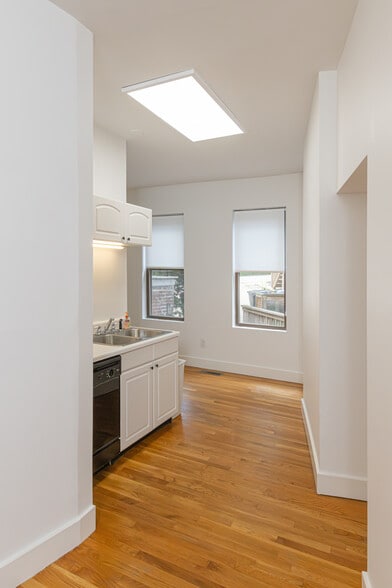 More Photos Of 2142-2144 Gilbert Ave, Cincinnati Office For Lease