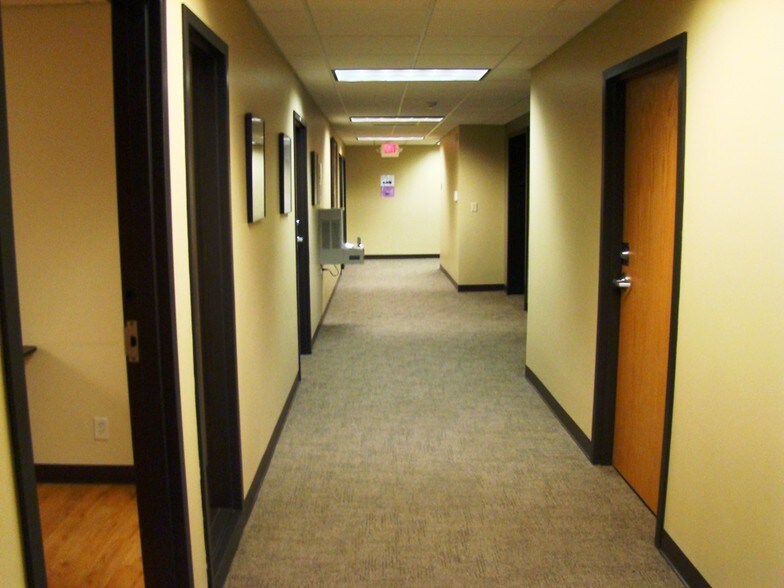 More Photos Of 4269 Pearl Rd, Cleveland Office For Lease