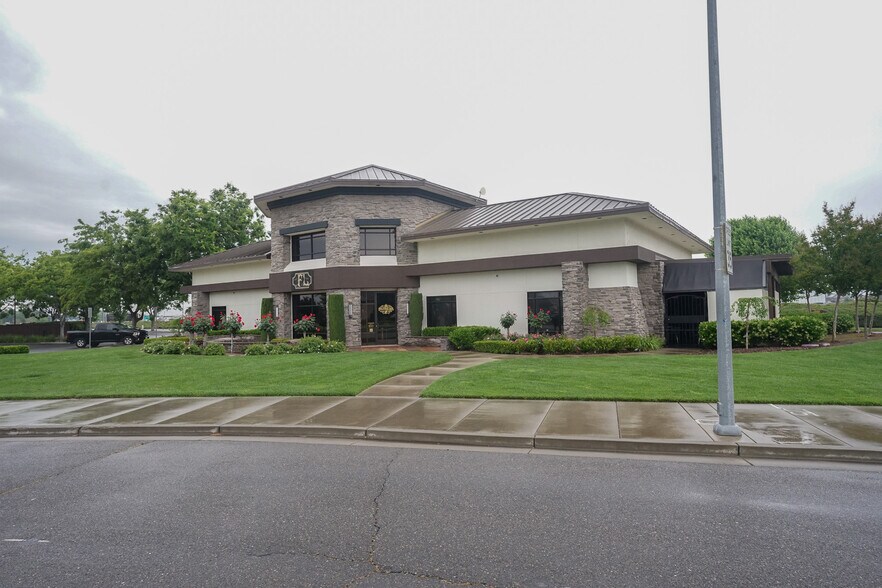 More Photos Of 1225 Canal Blvd, Ripon Restaurant For Sale