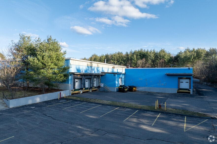 More Photos Of 555 Main St, Hudson Warehouse For Sale