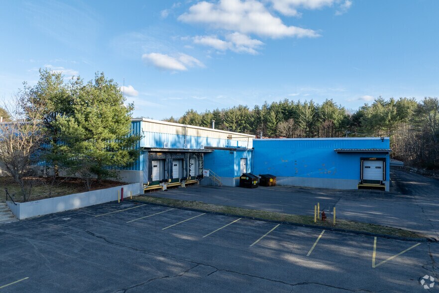More Photos Of 555 Main St, Hudson Warehouse For Sale