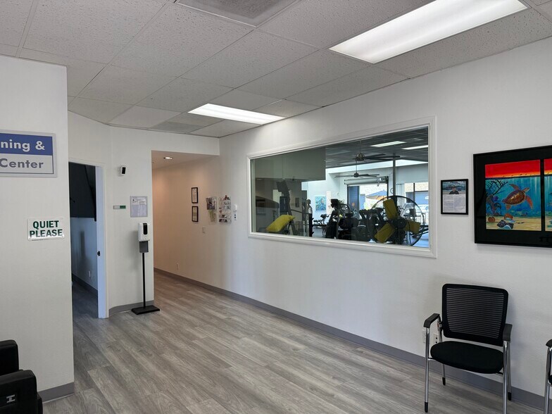 More Photos Of 151 Kalmus Dr, Costa Mesa Light Manufacturing For Lease