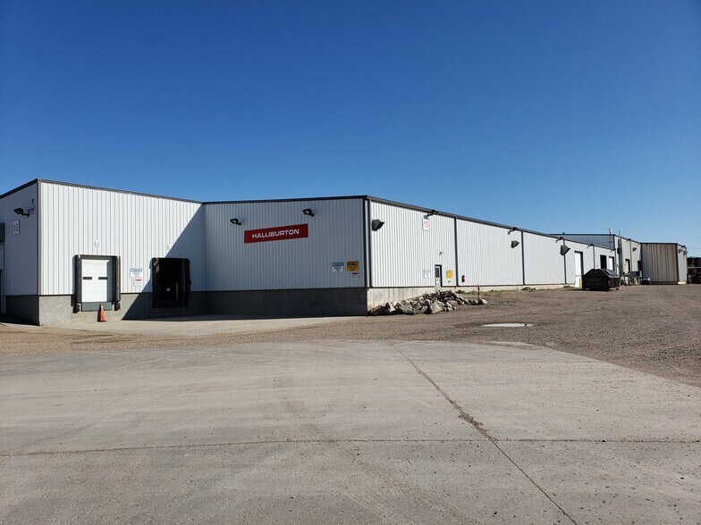 More Photos Of 420 Halliburton Dr, Williston Industrial For Lease