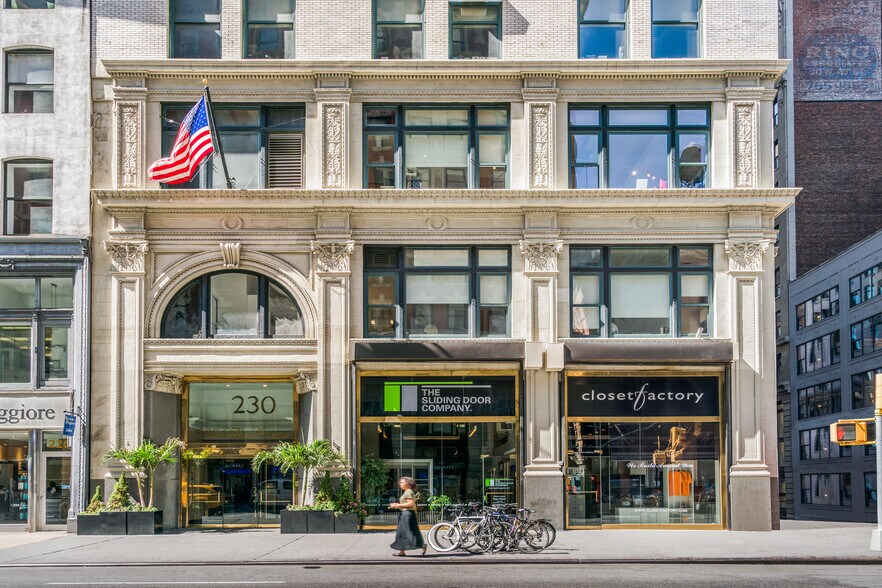 More Photos Of 230 Fifth Ave, New York Showroom For Lease