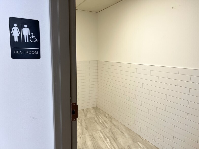 More Photos Of 1320 W A St, Pasco Warehouse For Sale