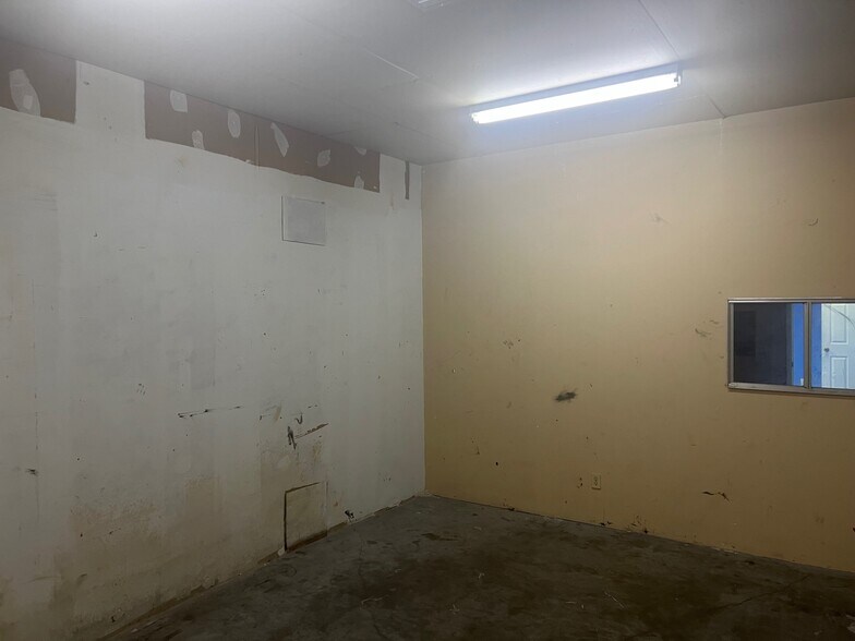 More Photos Of 1510 Mid Cities Dr, Pharr Warehouse For Lease