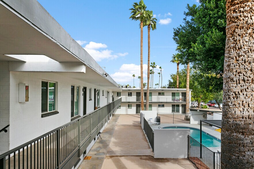 More Photos Of 2014 W Berridge Ln, Phoenix Apartments For Sale
