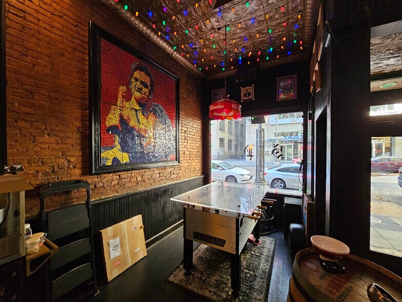 More Photos Of 1404 Main St, Dallas Restaurant For Sale