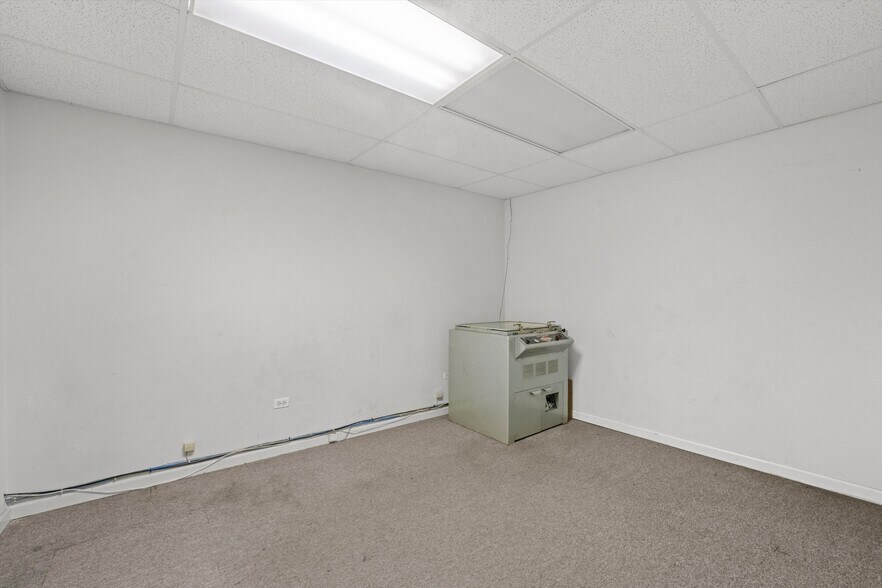 More Photos Of 2451 N Harlem Ave, Chicago Storefront For Sale