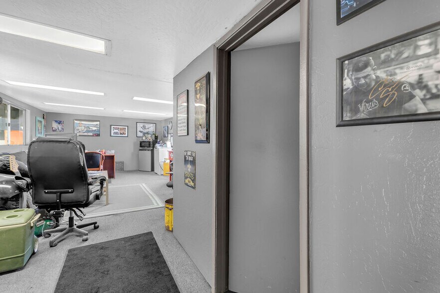 More Photos Of 68361 Kieley Rd, Cathedral City Service For Sale