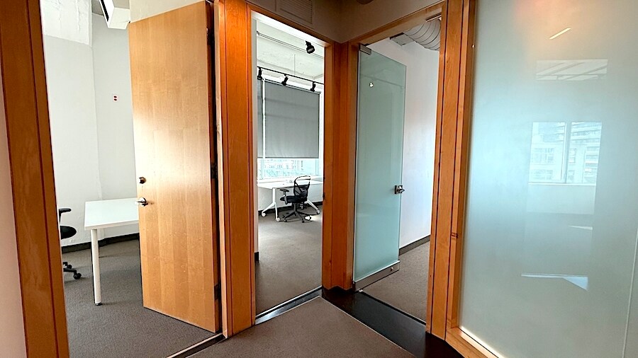 More Photos Of 119 Spadina Ave, Toronto Loft Creative Space For Lease