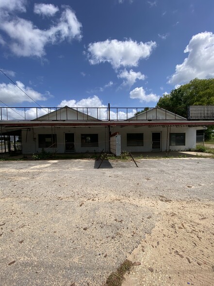 Primary Photo Of 928 White Ave, Graceville Light Manufacturing For Sale