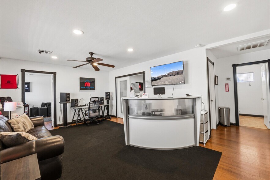 More Photos Of 2818 W Northern Ave, Phoenix Office For Sale